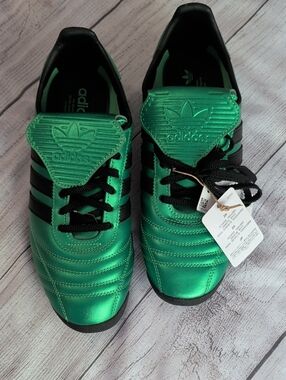 adidas Men’s Metallic Green & Black Classic Sneakers